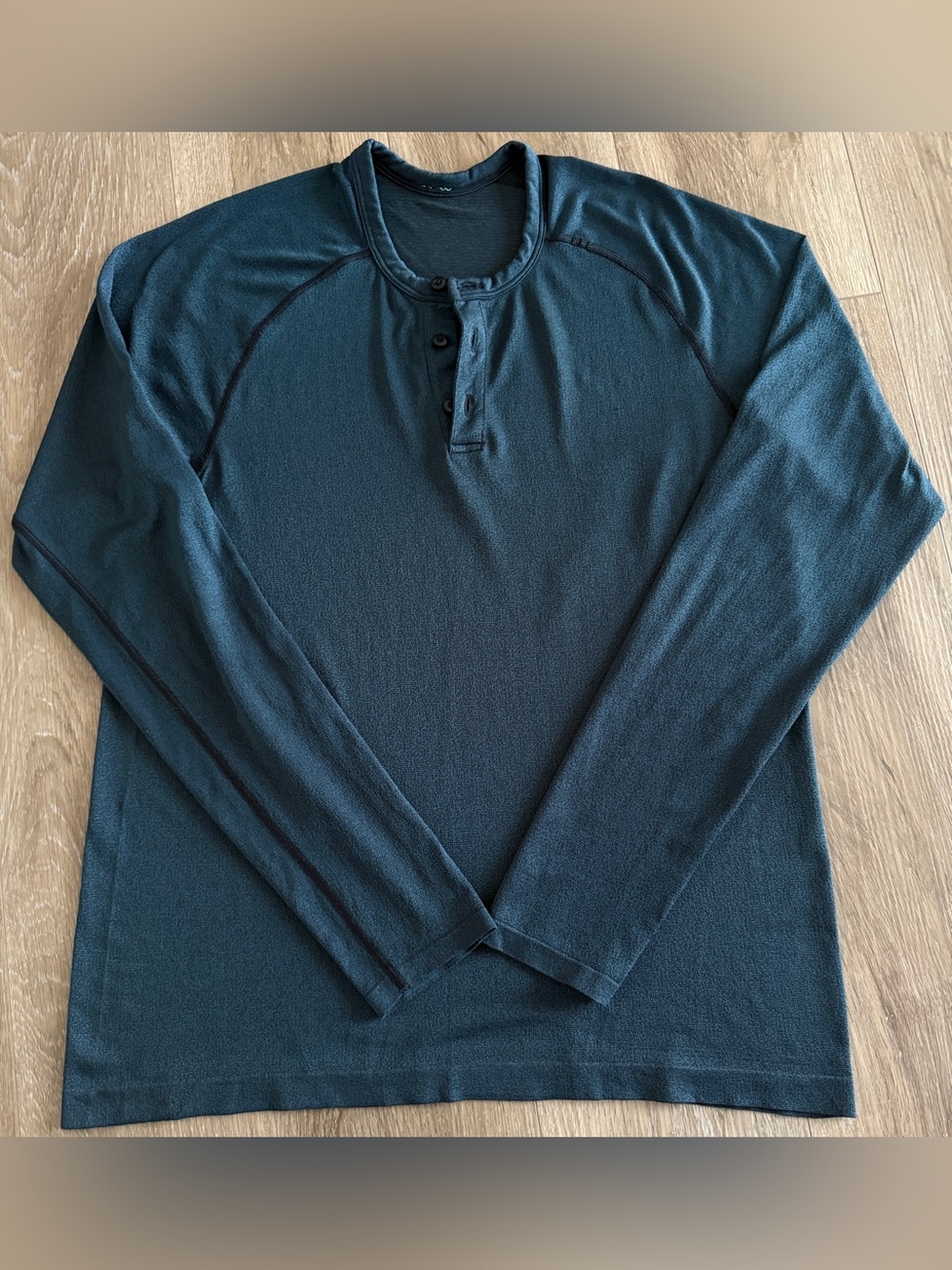 Lululemon Metal Vent Tech Henley Long Sleeve Teal/ Blue Size L